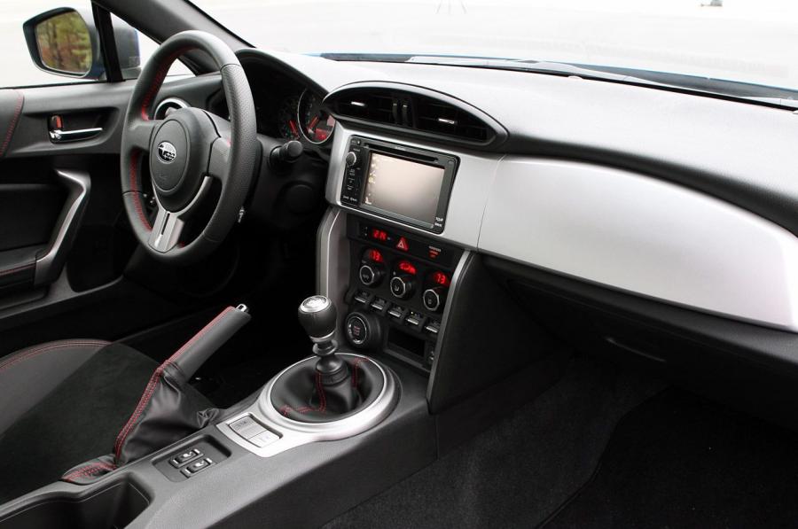  Subaru BRZ 2011 года  (фото 161 из 209)